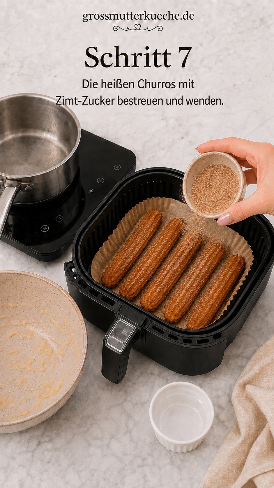 Heiße Churros werden mit Zimtzucker bestreut für Air Fryer Churros mit Schokoladensauce