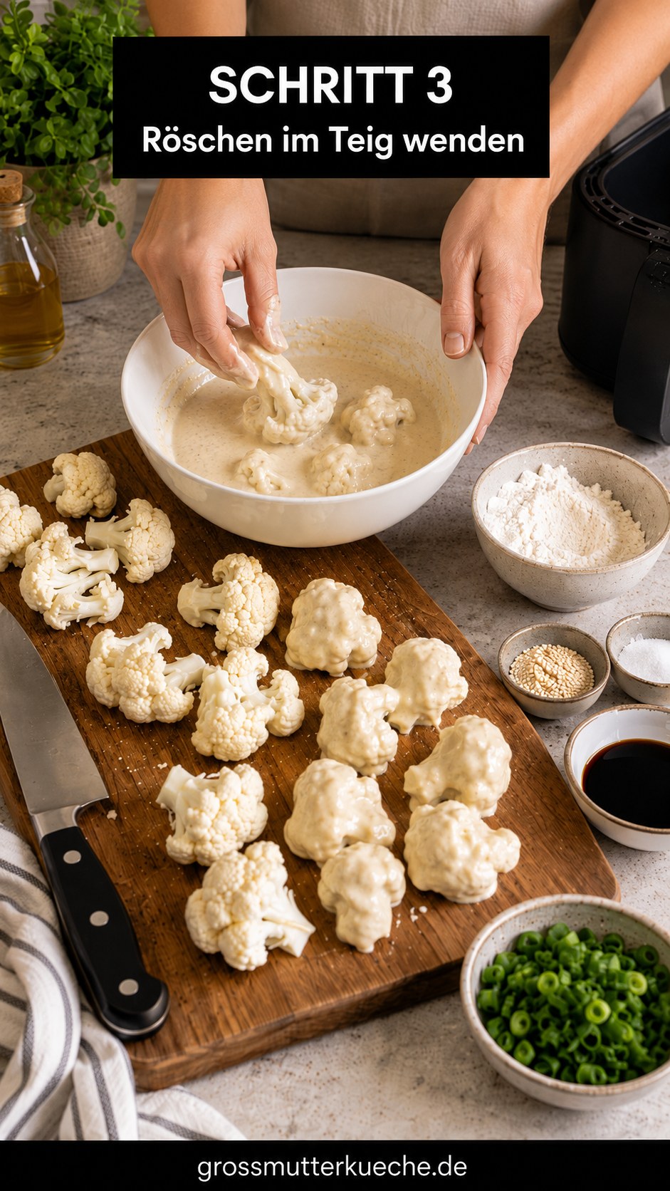 Blumenkohlröschen werden für die Air Fryer Sesame Cauliflower Wings gründlich im Teig gewendet.