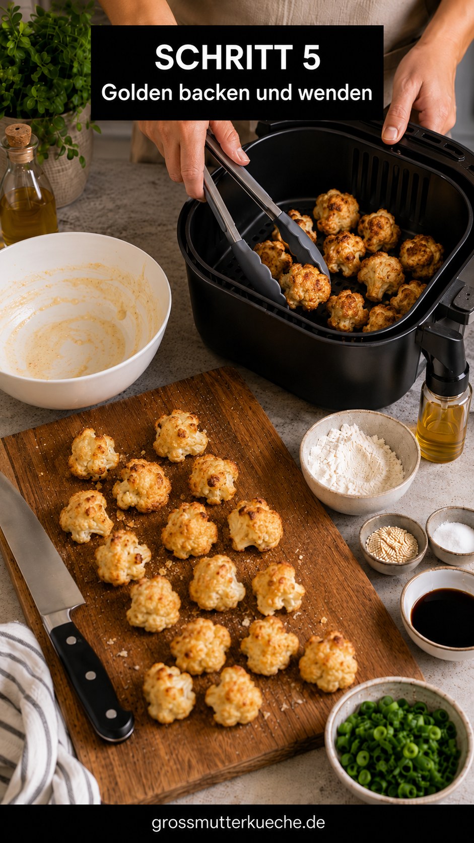 Golden gebackene Air Fryer Sesame Cauliflower Wings werden mit der Zange im Korb gewendet.