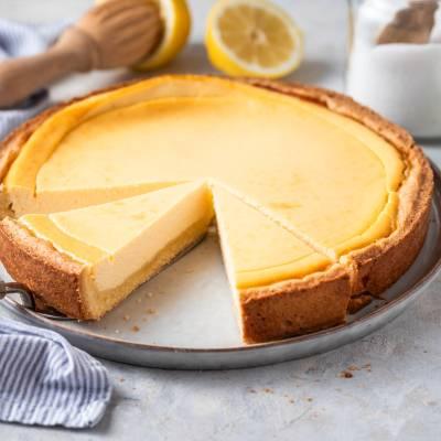 Käsekuchen mit Mürbeteigboden
