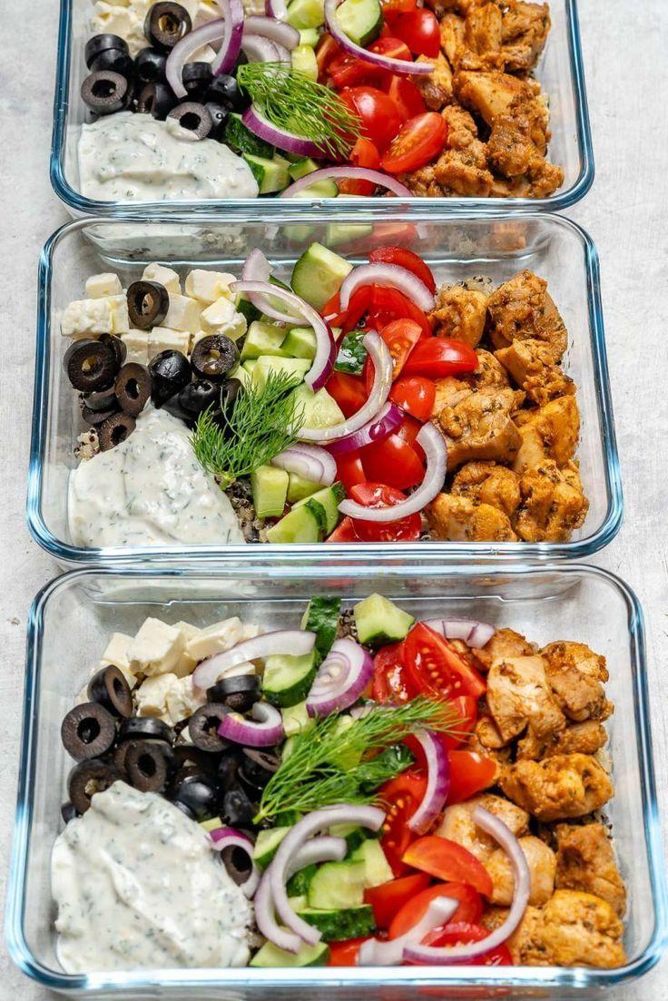 Hähnchen-Bowl mit Tzatziki und Gemüse
