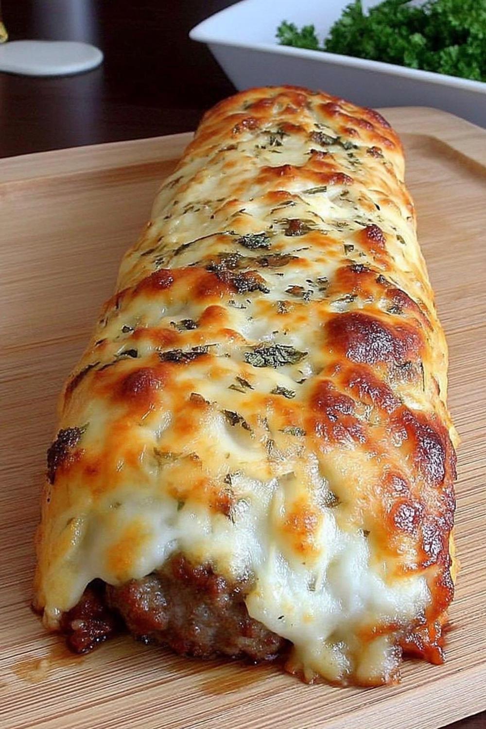 Gefüllte Hackfleischrolle gebacken