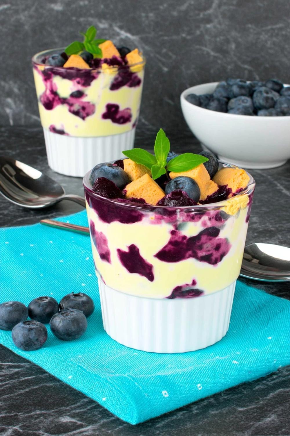Beeren-Protein-Dessert
