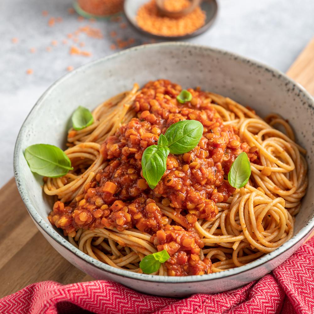 Linsen-Bolognese mit Vollkornnudeln