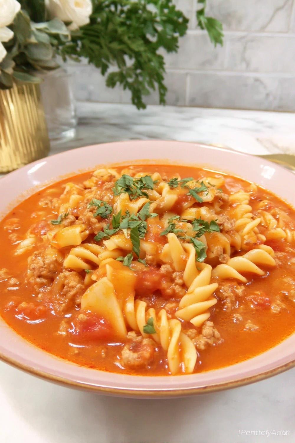 Herzhafte Nudel-Suppe