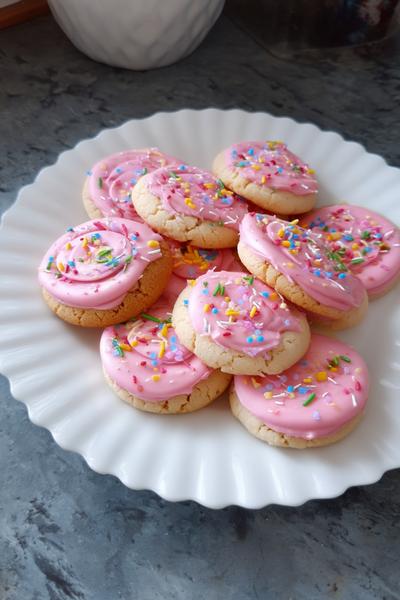 3. Zitronen-Mohn-Cookies in Einfach Backen Rezepte Cookies mit feinen Sprenkeln und heller Glasur