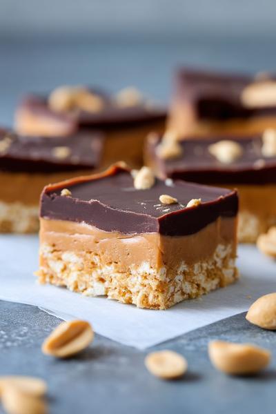 16. Erdnussbutter-Schoko-Riegel für Kuchen Rezepte einfach ohne backen mit Crunch-Kante