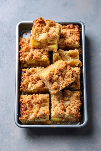 5. Saftiger Zwetschgen-Streuselkuchen mit Mandeln for kuchen backen rezepte herbst ideas