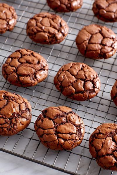 21. Kekse Rezepte Ohne Backen als Schoko-Hafer-Riegelkekse mit mattem Finish und grobem Meersalz