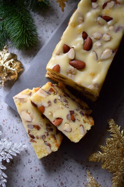 5. Nuss-Marzipan-Blechkuchen mit Goldmandeln für for weihnachts rezepte backen kuchen ideas