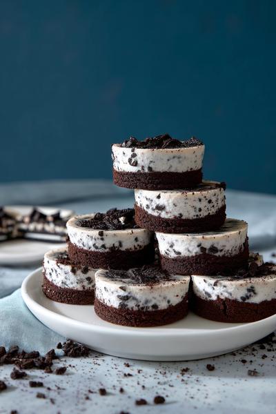 8. Oreo-Mousse-Muffins in Oreo Muffins Rezepte Ohne Backen mit luftiger Haube und Keksstückchen