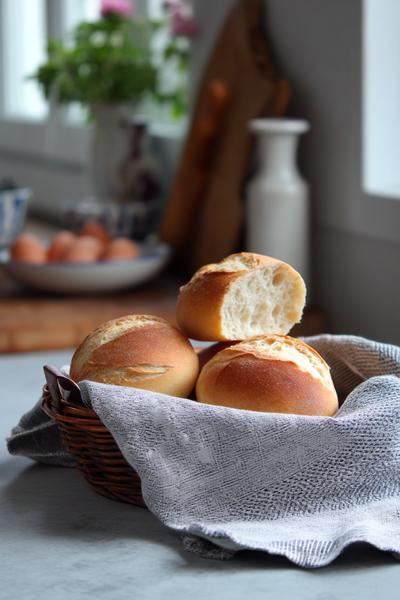 9. Laugenstangen aus Tiefkühlteig für Brötchen Backen Rezepte Schnell mit glänzender Oberfläche
