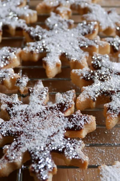 21. Zimt-Schneeflocken aus Mürbeteig mit Glitzer for thermomix rezepte backen weihnachten ideas