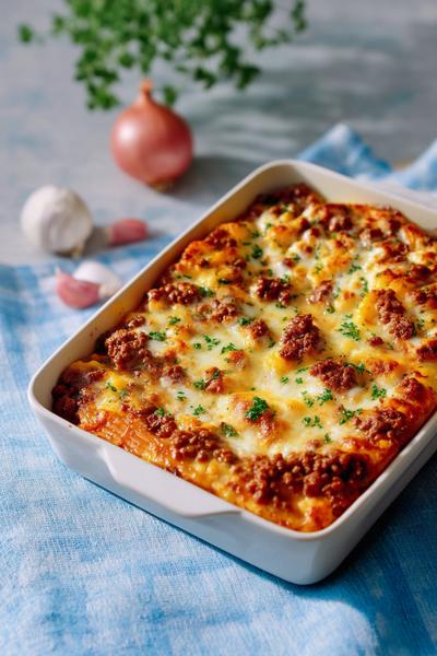 7. Kartoffelgratin for Rezepte mit Hackfleisch und Kartoffeln mit Thymian und geröstetem Knoblauch