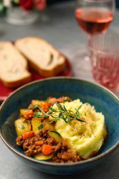 9. Kartoffel-Bolognese for Rezepte mit Hackfleisch und Kartoffeln mit Tomaten und Oregano