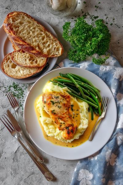 14. Hähnchenbrust aus der Pfanne mit Kartoffelspalten und Feta für for rezepte mit hähnchenbrust und kartoffeln ideas