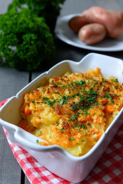 4. Kartoffel-Karotten-Gratin mit Knoblauchkruste for rezepte mit karotten und kartoffeln ideas