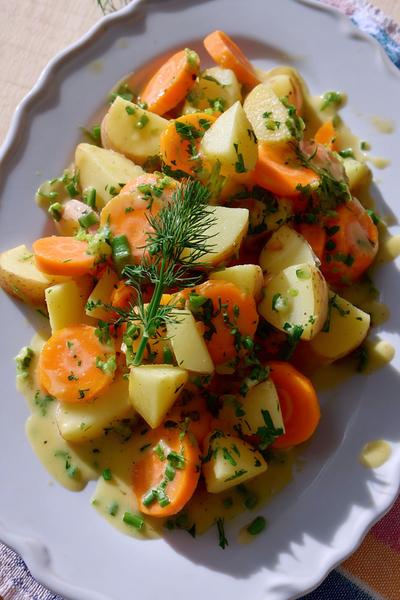 8. Kartoffel-Karotten-Salat mit Senf-Dill-Dressing for rezepte mit karotten und kartoffeln ideas