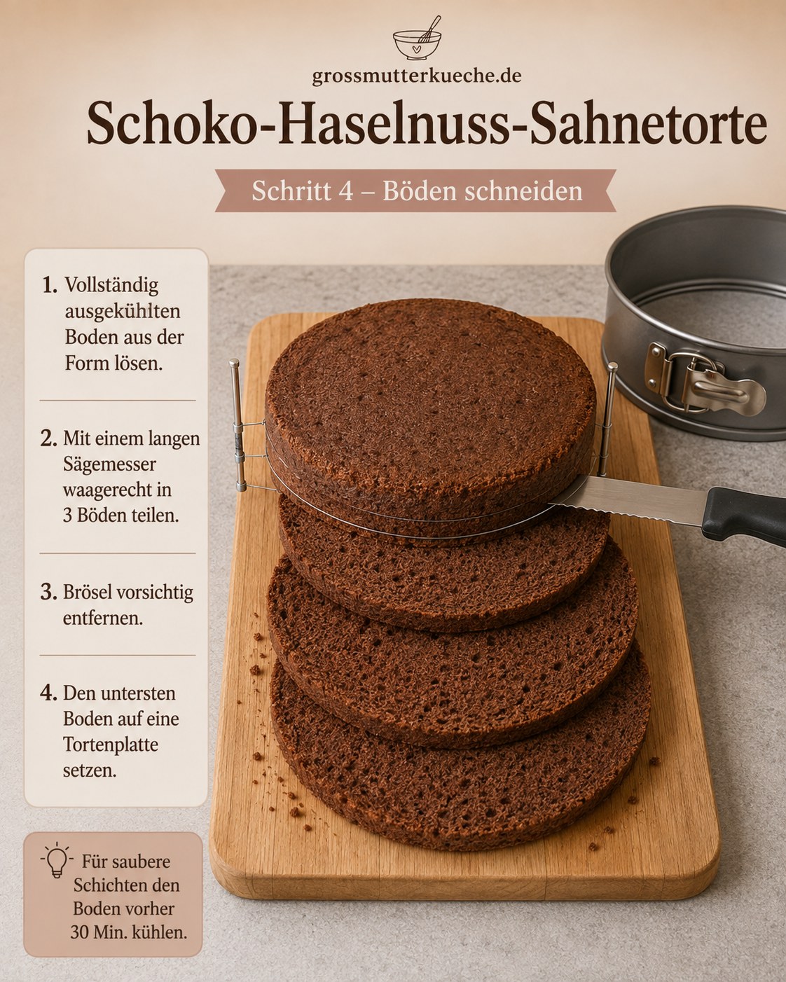 Drei gleichmäßig geschnittene Böden für die Schokobon Torte mit Nussrand liegen gestapelt bereit