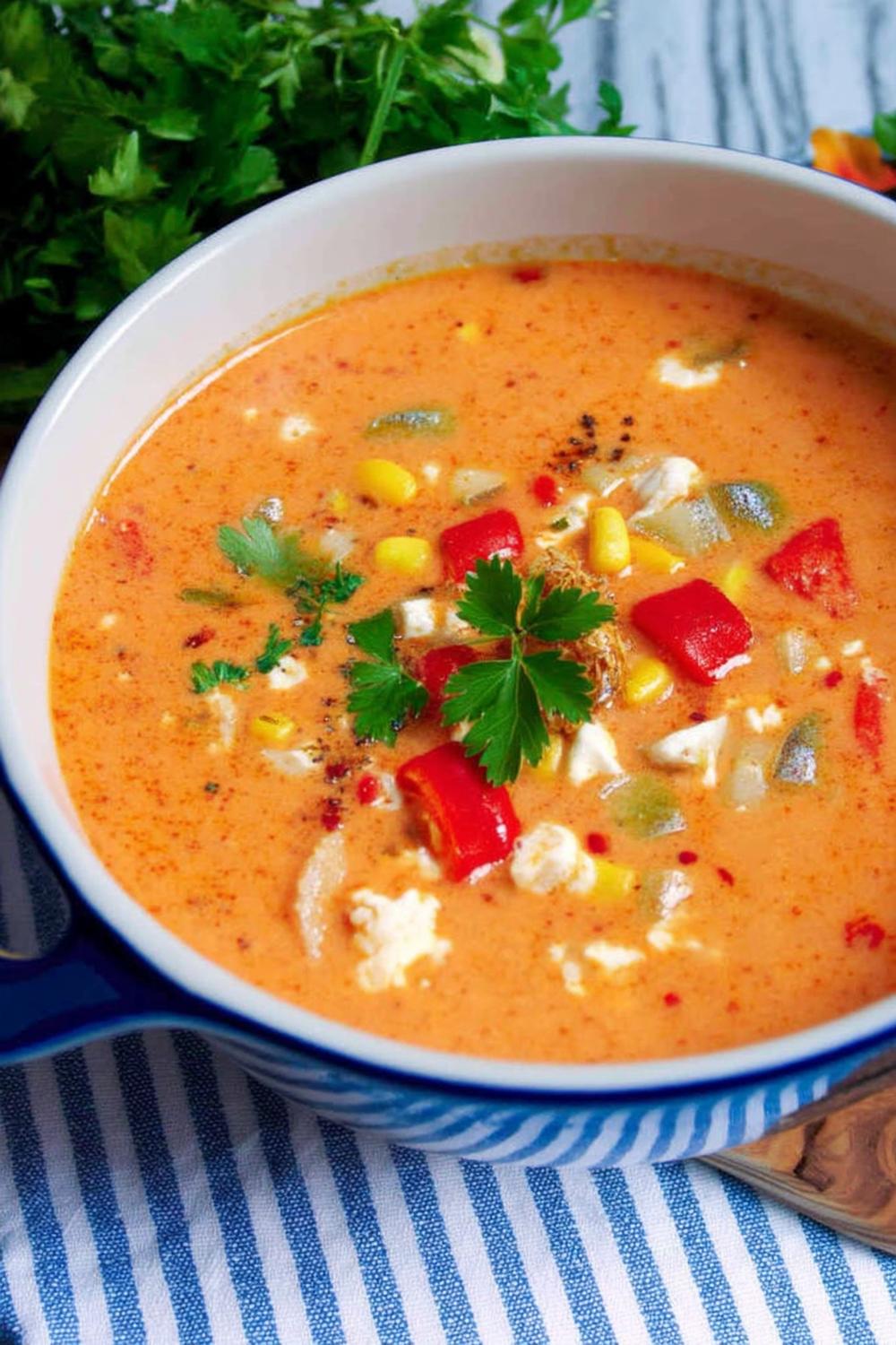 Klare Fleischbällchen-Suppe