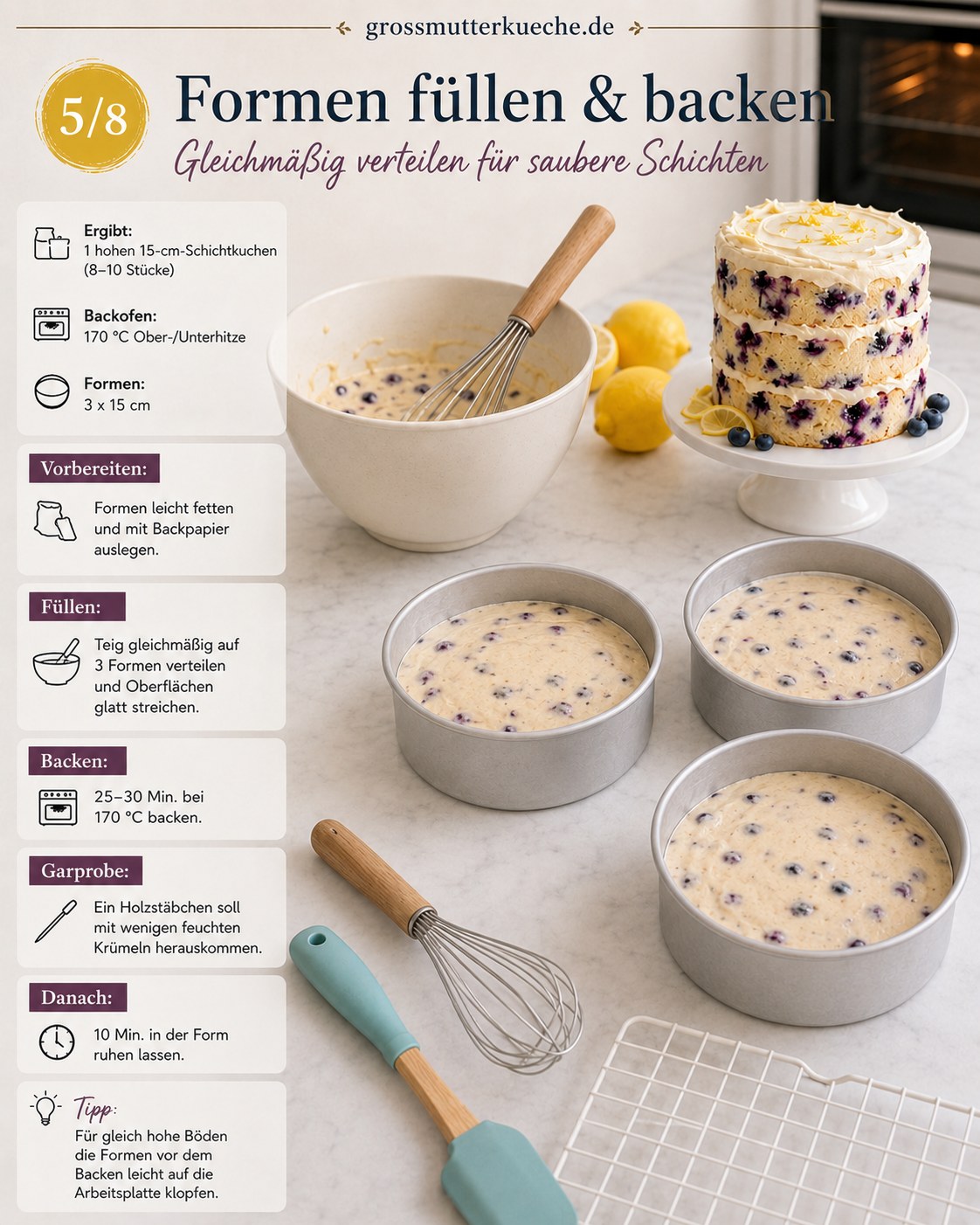 Drei Backformen mit Teig für die vegane Lemon Blueberry Torte vor dem Backen bei 170 Grad