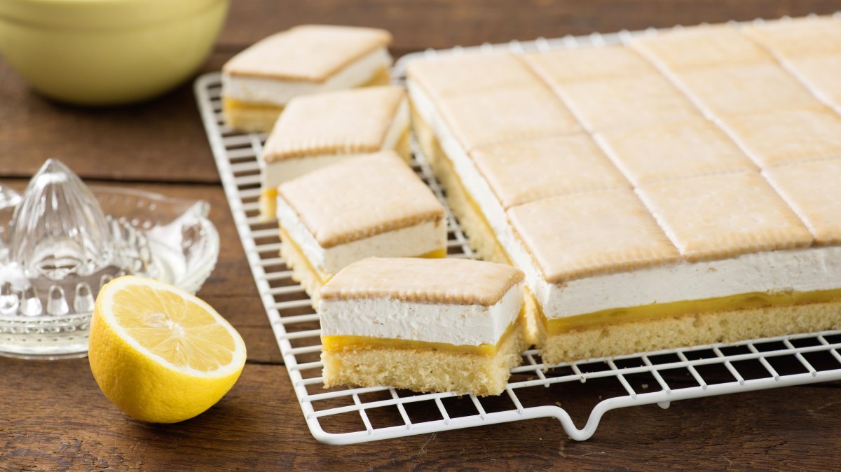 Zitronen Butterkeks Kuchen einfach und cremig zubereiten